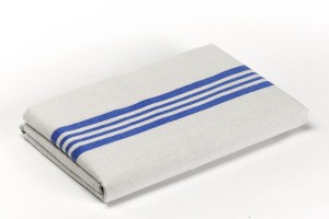 Couverture en flanelle 70" x 90" avec bande